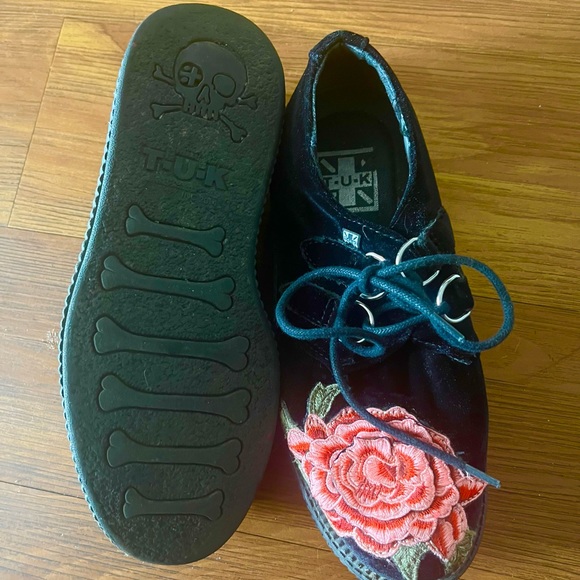T.U.K. RARE Embroidered Velvet Creepers - Picture 5 of 6
